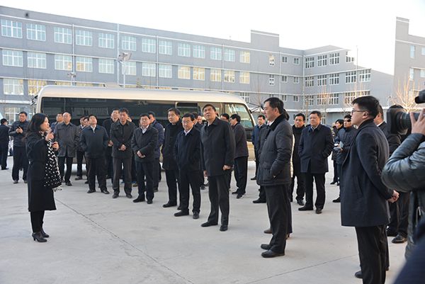 安陽(yáng)市委書記李公樂，市長(zhǎng)王新偉等市四大班子領(lǐng)導(dǎo)蒞臨金秋照明考察觀摩